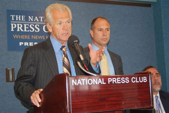 Tác giả Peter Navarro (left) và Greg Autry giới thiệu sách tại National  Press Club. Ảnh: recycle-steel.org