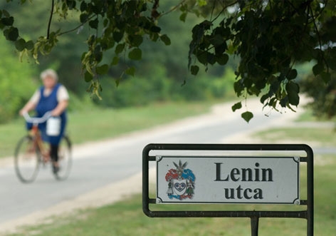Theo thống kê, vài chục vùng ở Hungary hiện vẫn còn những đường phố mang tên Lenin. Ảnh: internet.