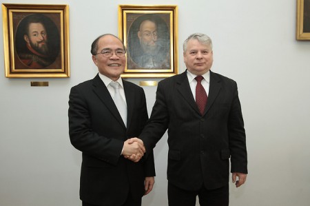 Chủ tịch thượng viện Ba Lan Bogdan Burosewicz tiếp chủ tịch QH Việt Nam