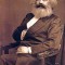 Tên:	Karl Heinrich Marx
Sinh:	5 tháng 5, 1818 (Trier, Đức)
Mất:	14 tháng 3, 1883 (64 tuổi) (Luân Đôn)