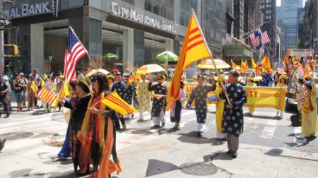 Việt Nam tham dự diễn hành Văn hóa tại New York 2013 (Photos NVD)