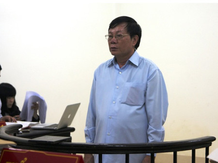 Ông Trần Đức Mậu (57 tuổi, nguyên tổng giám đốc Tổng công ty Xây dựng thủy lợi 4) 
