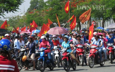 Về Sài Gòn biểu tình?