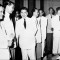Ông Ngô Đình Diệm (thứ ba từ trái) cùng với chính phủ của ông chụp tại Sài Gòn năm 1955 (AFP).