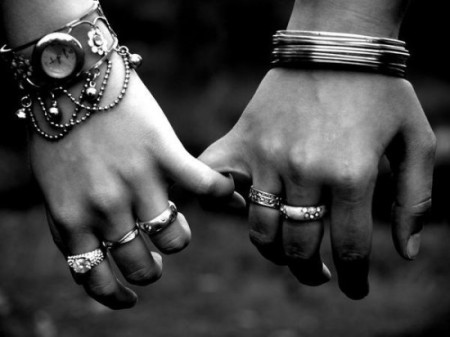 bum-m-kisseslove-gostaffo-sweet-couples-nice-and-wild-sexy-no1-pix-emi-hands-couples-hands-luv-me-chained-black-and-white-photography-love-this-stuff-samm-1-jpg
