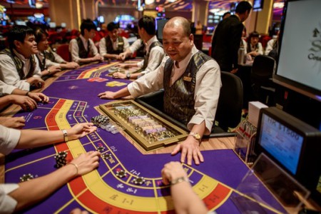 Cảnh bài bạc ở Macau. Ảnh online.wsj.com