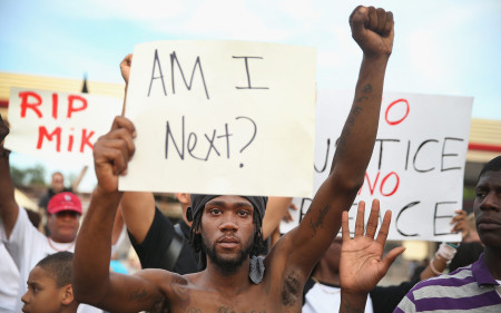 Bạo động xảy ra ở nhiều nơi trên đất Mỹ sau vụ Ferguson. Ảnh america.aljazeera.com