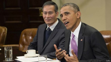 Ông Nguyễn Văn Hải và Tổng thống Obama trong sự kiện đánh dấu ngày Tự do báo chí thế giới hồi tháng 5