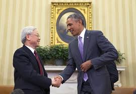 Tổng bí thư Đảng Cộng sản Việt Nam Nguyễn Phú Trọng gặp Tổng thống Hoa Kỳ Barack Obama tại Phòng Bầu dục của Nhà Trắng, Washington, ngày 7 tháng 7 năm 2015. Photo: viettimes.vn