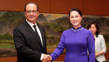 Tổng thống Pháp François Hollande gặp chủ tịch Quốc Hội Việt Nam Nguyễn Thị Kim Ngân, trụ sở Quốc Hội, 06/09/2016.