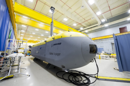 Công ty Boeing vừa trình làng chiếc Echo Voyager, một tàu ngầm không người lái dài 15 mét có thể ở dưới biển sâu trong nhiều tháng. Không giống như các bạn cùng loại, tàu này không phụ thuộc vào một tàu yểm trợ. (Ảnh Pinner Paul/Boeing)