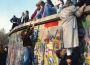 Hai mươi lăm năm Bức tường Berlin sụp đổ.